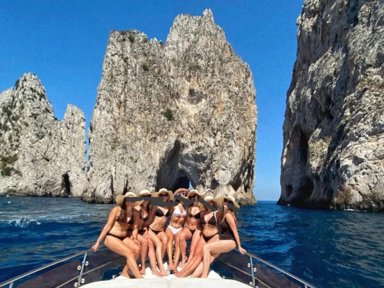 Wynajmij Darlin Gozzo napoletano veloce  w Neapol