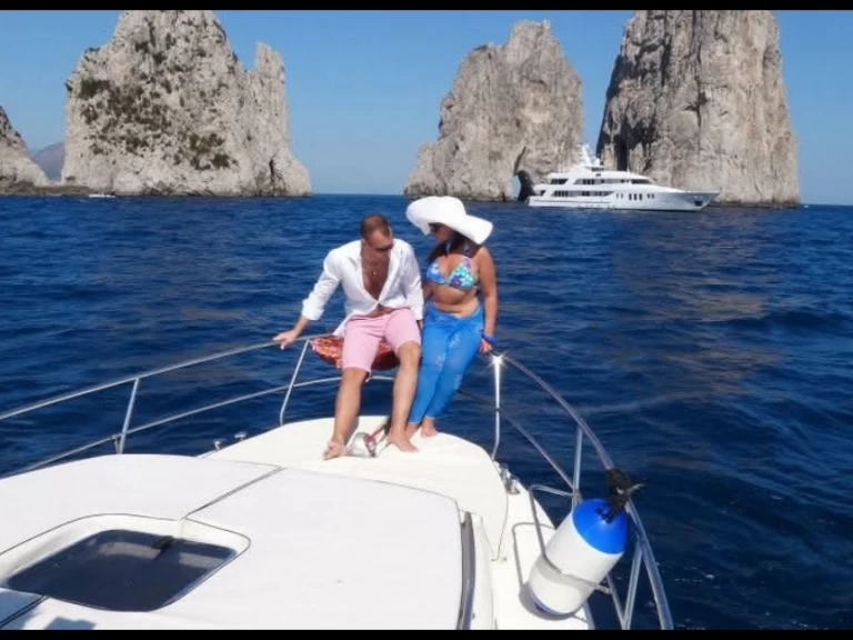 Wynajmij Motorówka z lub bez skippera Darlin w Neapol