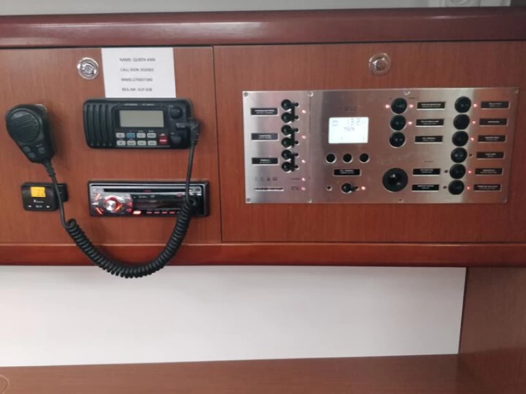 Bénéteau Oceanis 43 między profesjonalistami a osobami prywatnymi w Tallinn