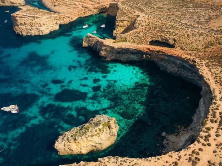 Wynajem Motorówka w Ċirkewwa - Buccaneer Sea Rover 198