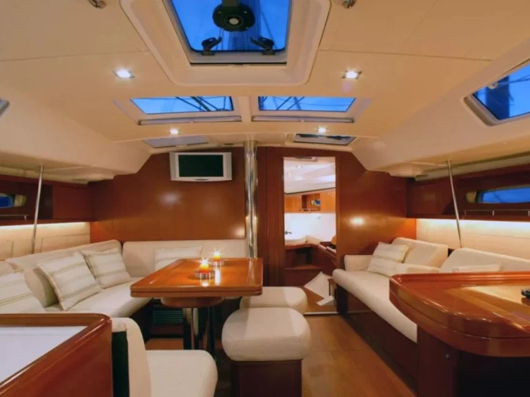 Wynajmij Bénéteau Oceanis 46 w Saint-Cyprien