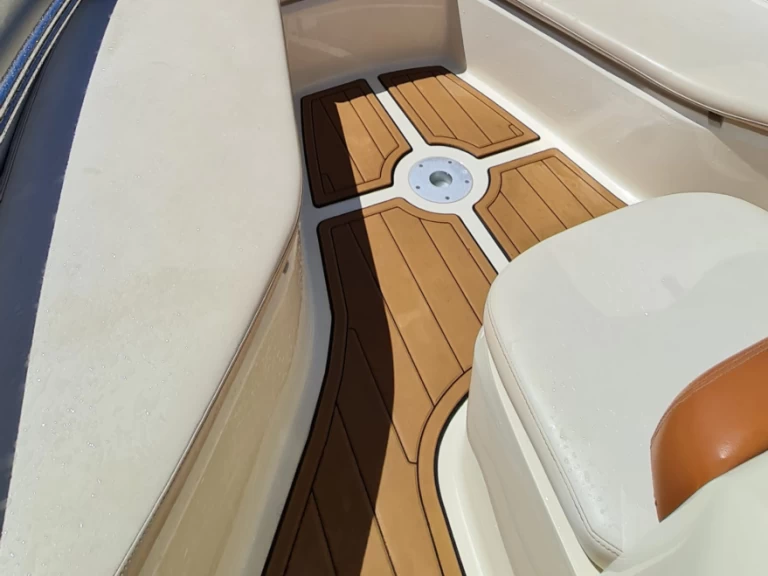 Wynajmij Invictus  Invictus 200 FX w Alicante