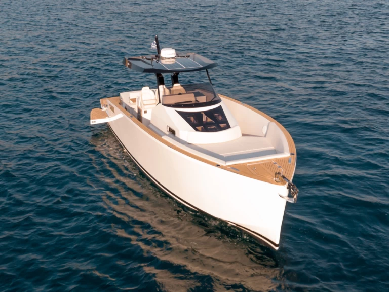 Wynajmij Vanguard Tesoro T40 w Órmos Bay