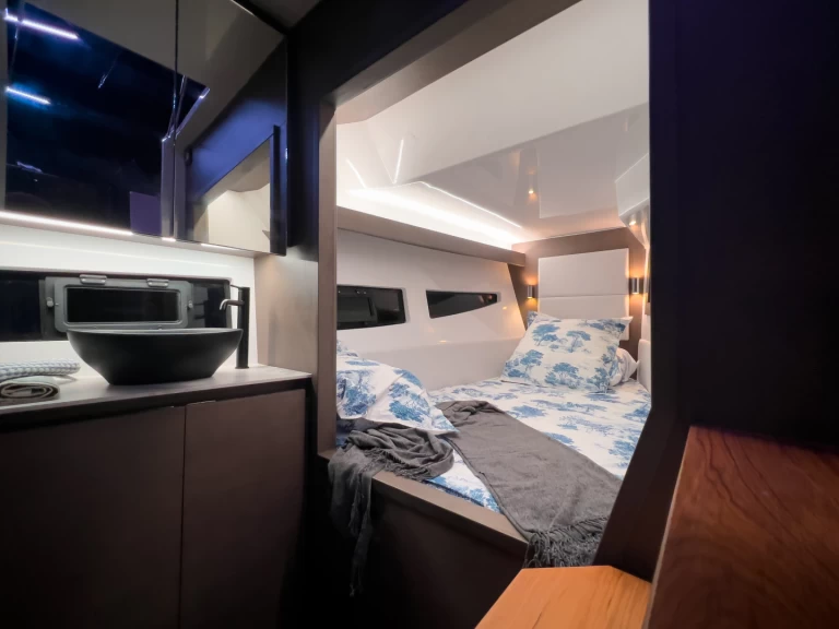 Wynajem Motorówka Vanguard z patentem 