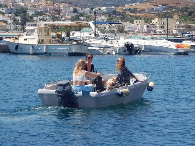 Pionner 15 między profesjonalistami a osobami prywatnymi w Andros