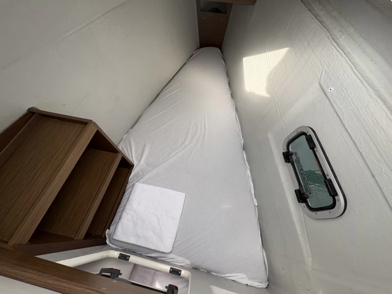 Wynajem Katamaran Lagoon z patentem 