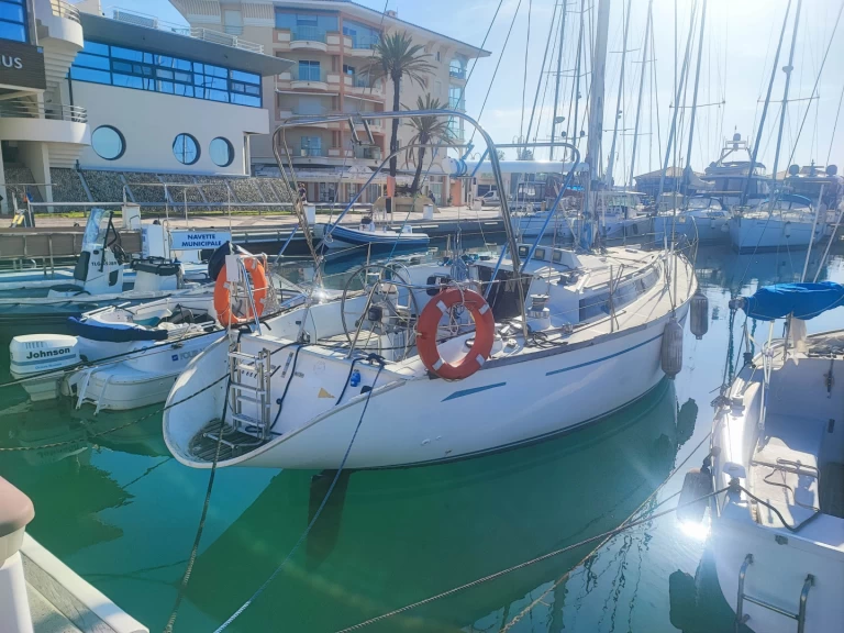 Wynajem Żaglowiec Dufour z patentem 