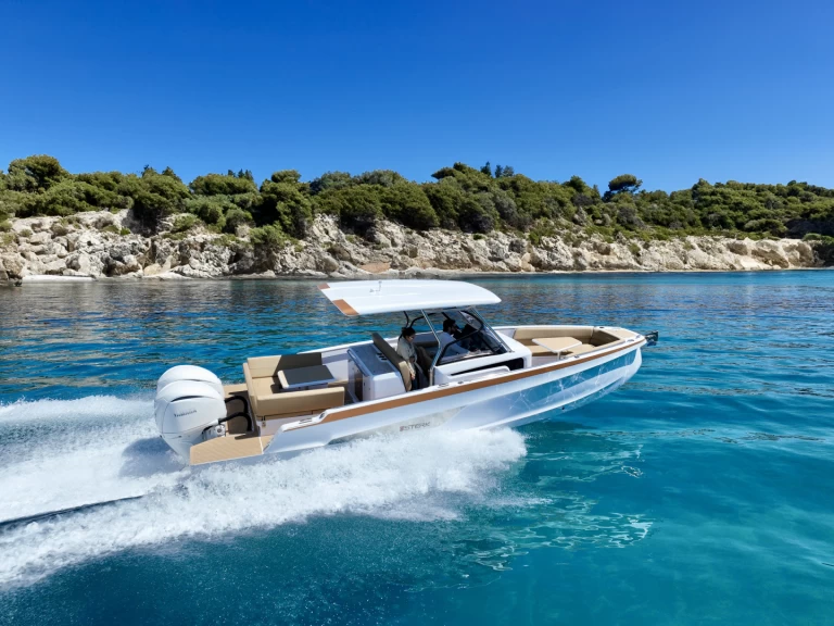 sterk 31 WB między profesjonalistami a osobami prywatnymi w Marina Ibiza