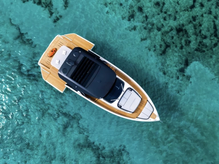 Motorówka do wynajmu w Marina Ibiza w najlepszej cenie