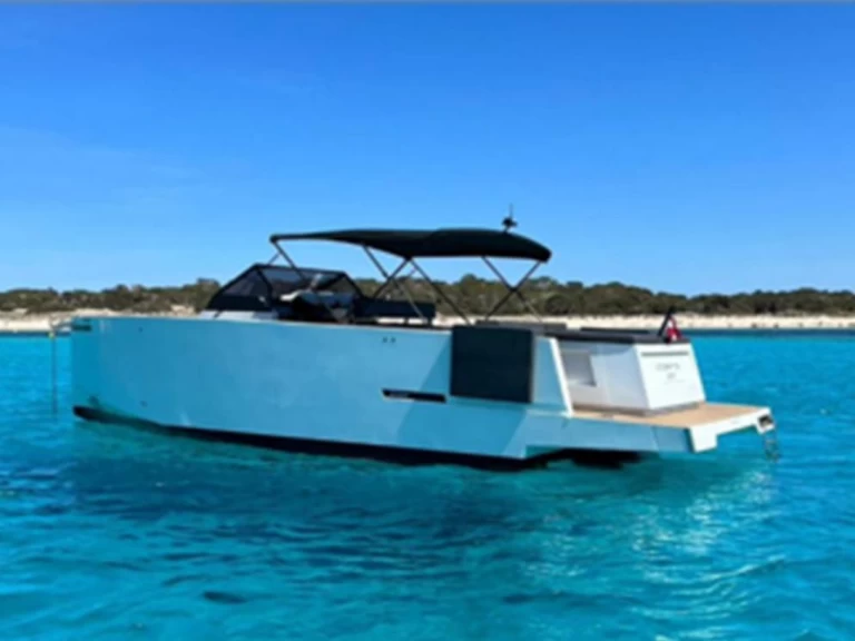 Wynajmij DE ANTONIO Yachts 33 w Ibiza Town