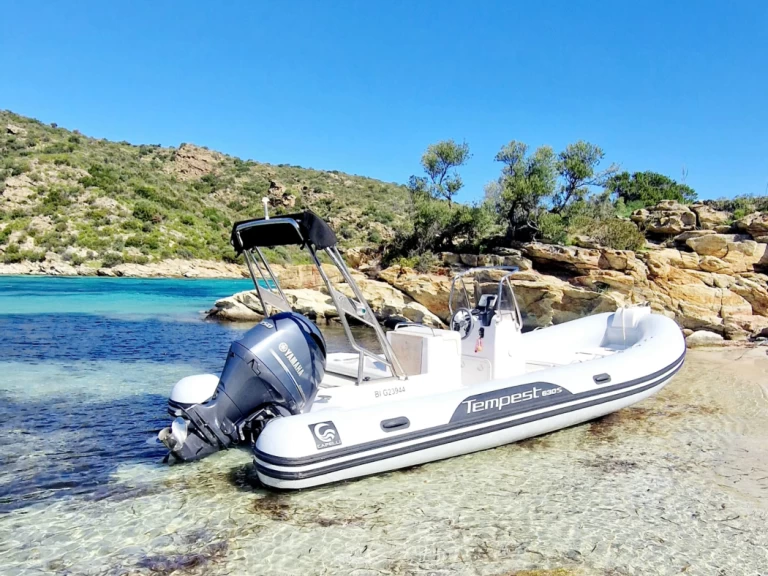 Wynajmij Capelli Tempest 630 w Saint-Florent