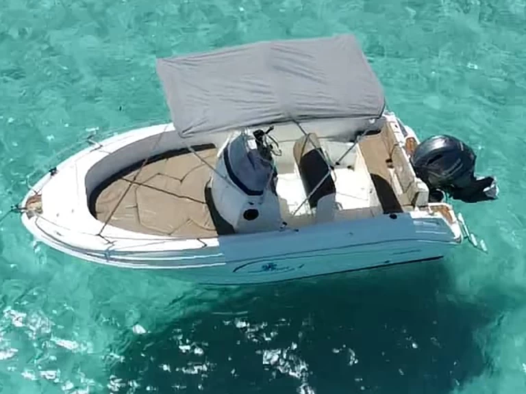 Pacific Craft Pacific Craft 545 Open między profesjonalistami a osobami prywatnymi w Marina Formentera