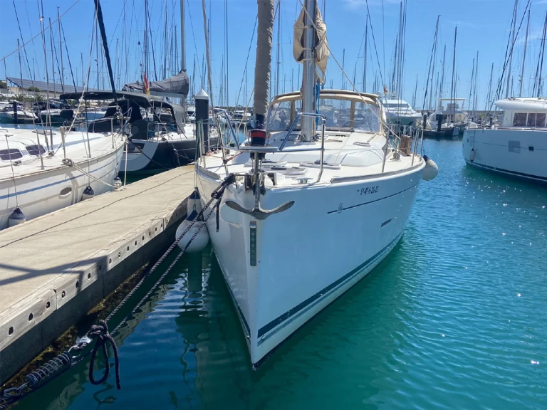 Żaglowiec do wynajmu w Castellón de la Plana/Castelló de la Plana w najlepszej cenie