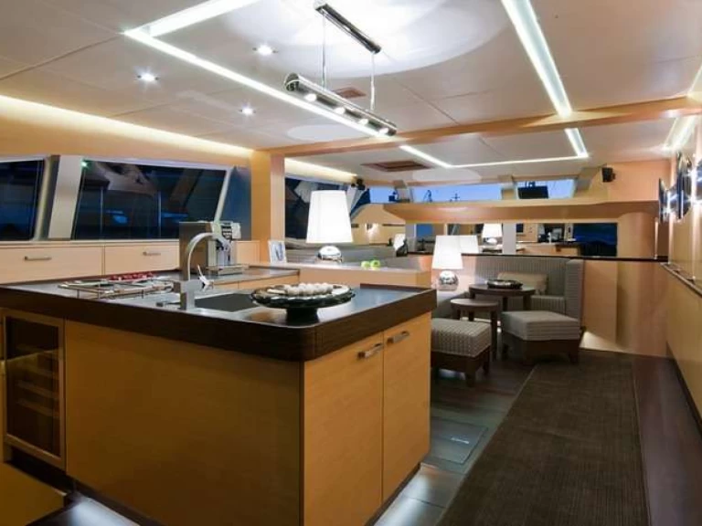 Wynajmij Sunreef IPHARRA w Olbia