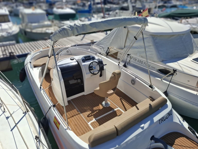 Wynajem łodzi AQUA Aqua 620 w Puerto Deportivo De La Duquesa na SamBoat 