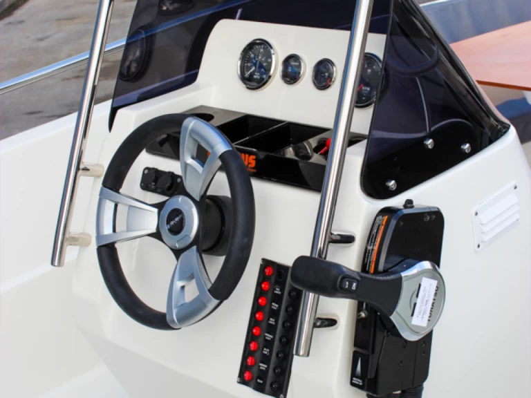 Wynajem Motorówka w Manilva - Octopus Octopus 470