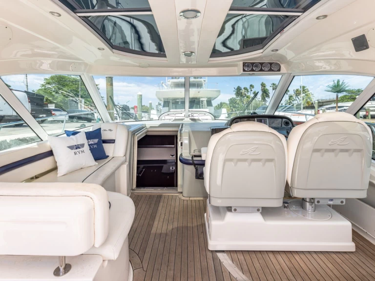 Wynajem łodzi Miami tanio Sea Ray 540 Sundancer