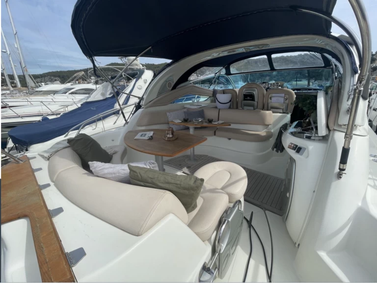 Wynajem Motorówka Cranchi z patentem 