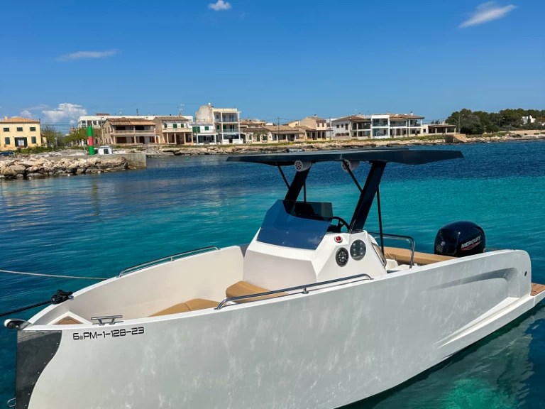 Wynajem Motorówka Cattleya z patentem 