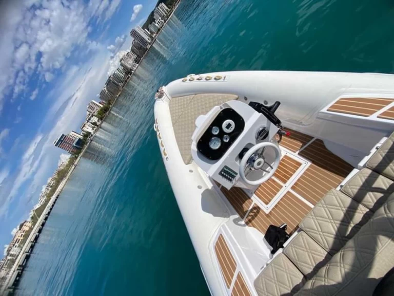 Wynajem Łódż półsztywna Eagle z patentem 