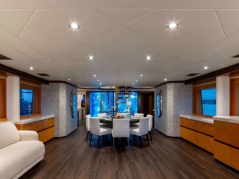 Wynajem Luksusowy jacht Intermarine z patentem 