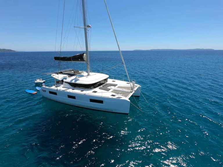 Wynajem łodzi Lagoon YOFF w Lazurowe Wybrzeże na SamBoat 