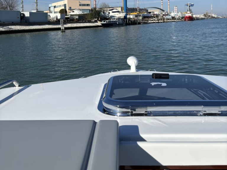 Wynajem Motorówka Victor z patentem 