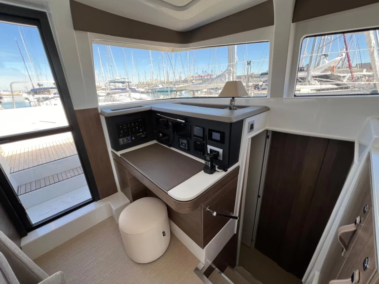 Bali Bali 4.2 między profesjonalistami a osobami prywatnymi w Porto Cervo