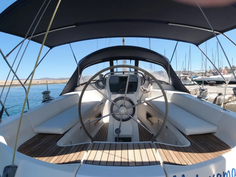 Wynajem Żaglowiec Bavaria z patentem 