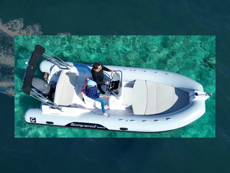 Łódż półsztywna do wynajmu w Mandelieu-la-Napoule w najlepszej cenie