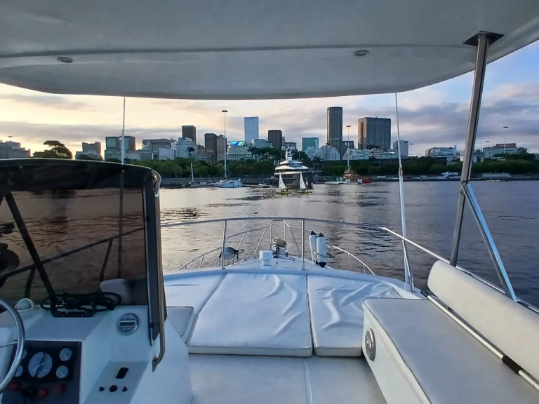 Wynajem Motorówka Capelli z patentem 