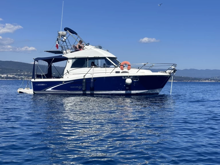 Wynajem łodzi La Ciotat tanio Antares Serie 9 Fly
