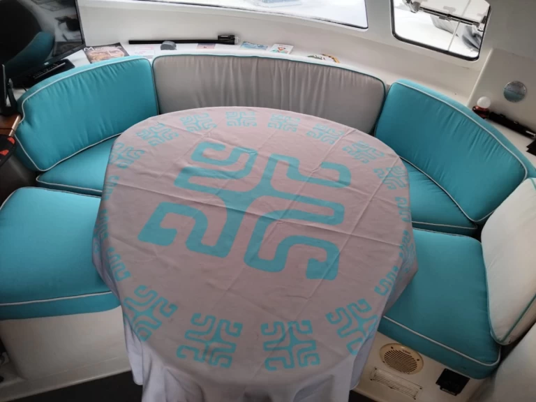 Wynajem Katamaran w Moorea - Fountaine Pajot Athena 38