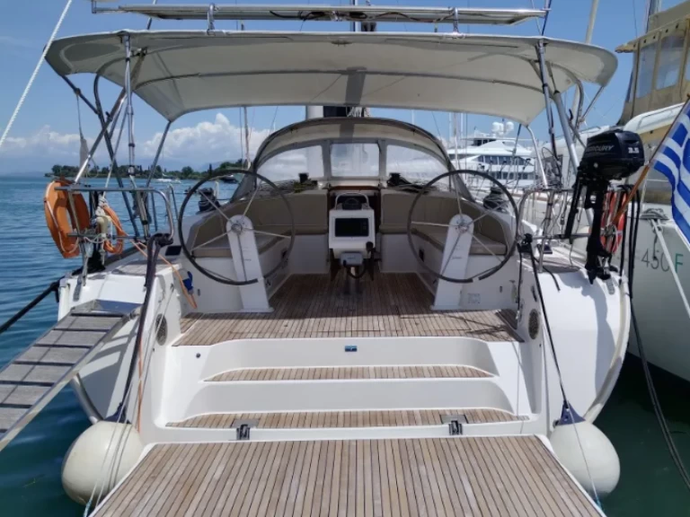 Wynajmij Żaglowiec z lub bez skippera Bavaria w Gouvia