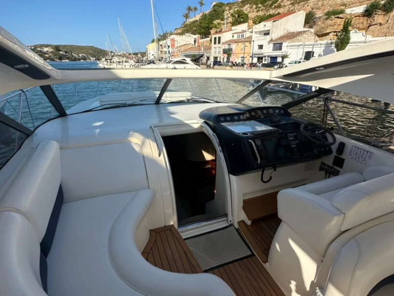 Wynajem łodzi Mahon tanio Princess 480