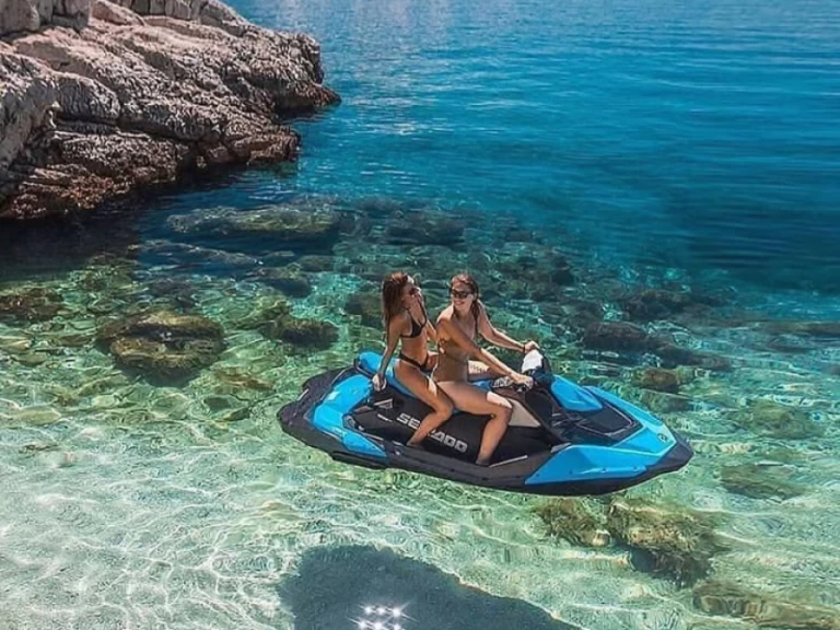 Jet ski Exursion między profesjonalistami a osobami prywatnymi w Santa Eularia des Riu