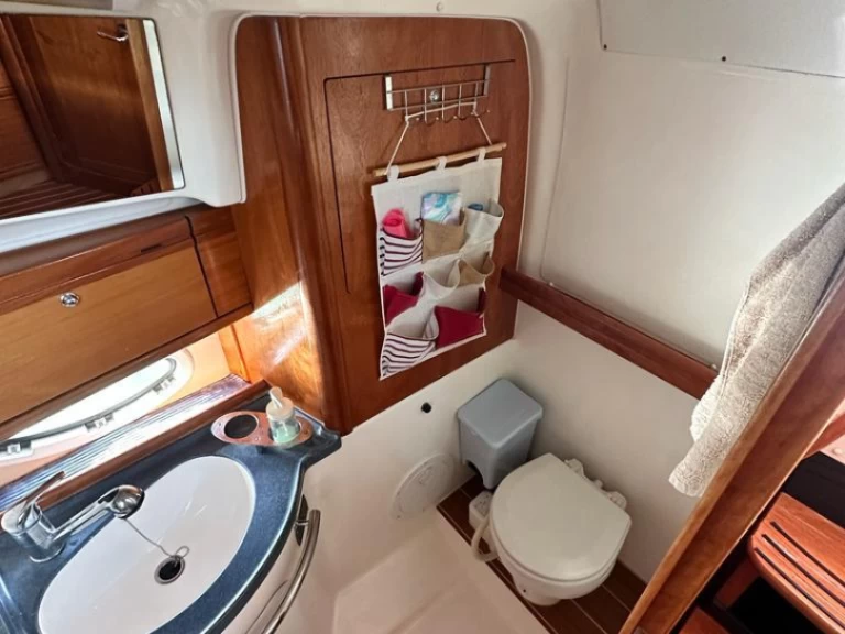 Wynajem Motorówka Bavaria z patentem 