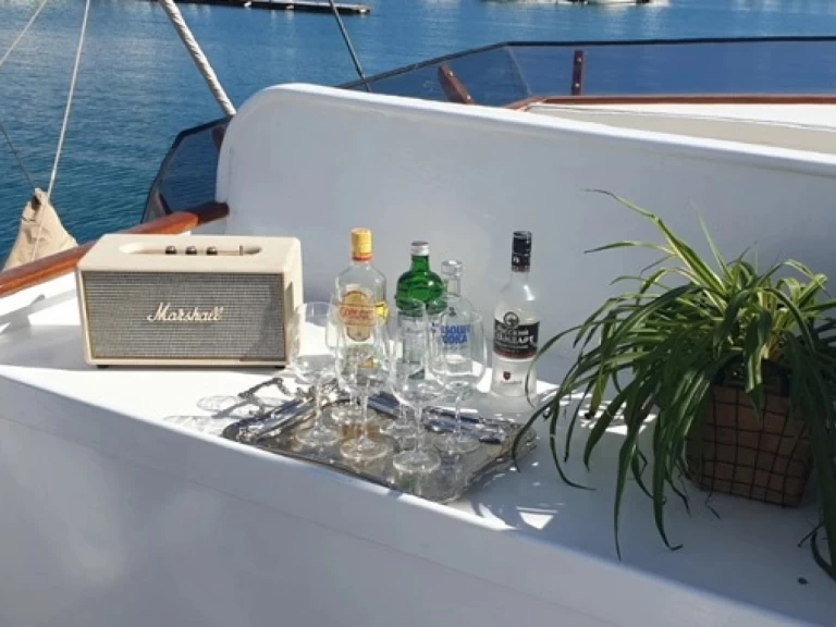 Wynajem Luksusowy jacht Grand Banks z patentem 