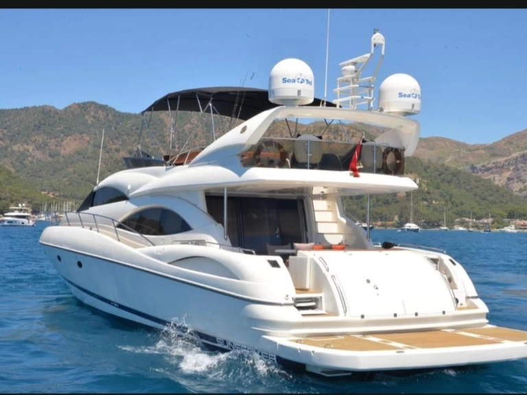 Wynajem Luksusowy jacht w Goecek - Sunseeker Manhattan 74