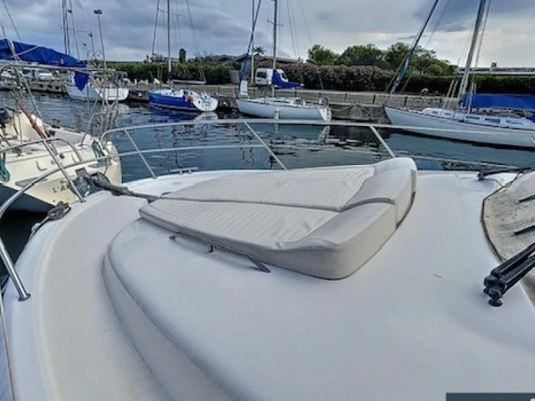 Wynajem Motorówka Jeanneau z patentem 