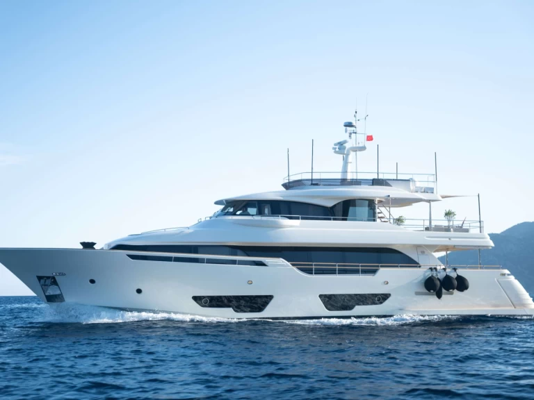 Wynajmij Custom Line MILENA w Tivat