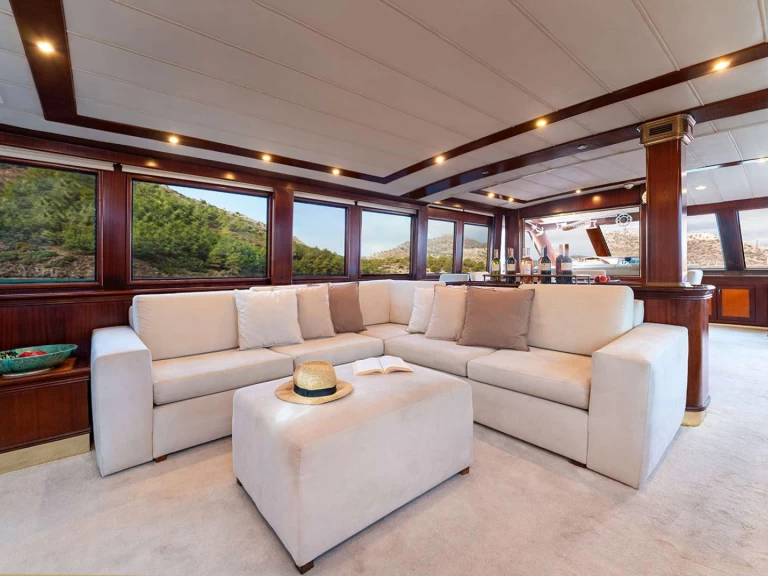 Mengi-Yay Tuzla Caneren między profesjonalistami a osobami prywatnymi w Marmaris