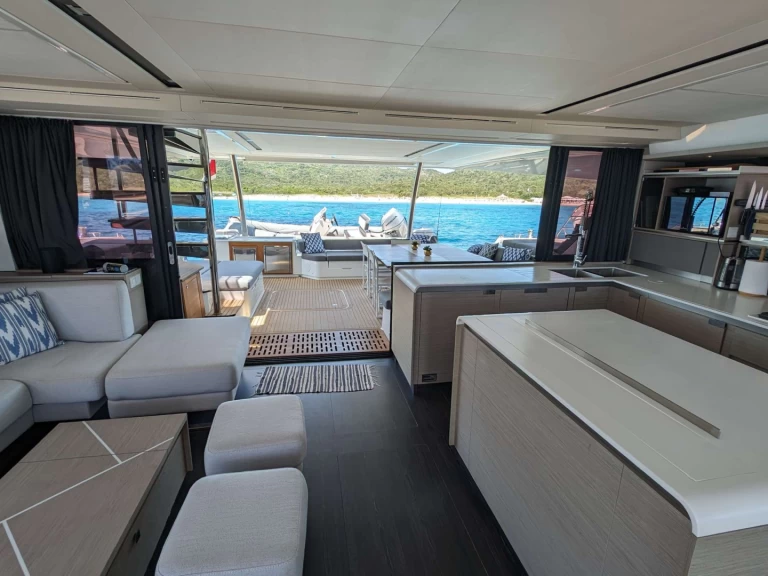 Wynajem w Neapol- Fountaine Pajot INSPIRANTE na SamBoat