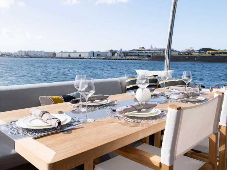 Wynajem Luksusowy jacht Not Available z patentem 