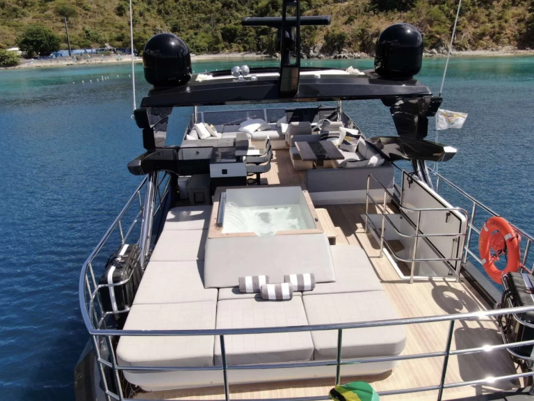 Luksusowy jacht do wynajmu w Barcelona w najlepszej cenie