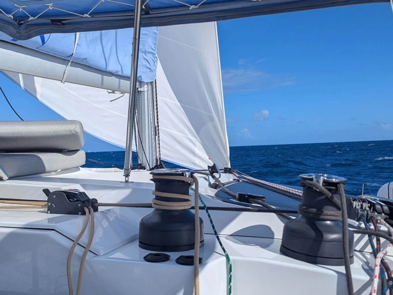 Wynajem Katamaran Fountaine Pajot z patentem 