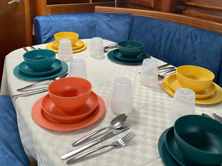 Bénéteau Oceanis 461 między profesjonalistami a osobami prywatnymi w Marsala