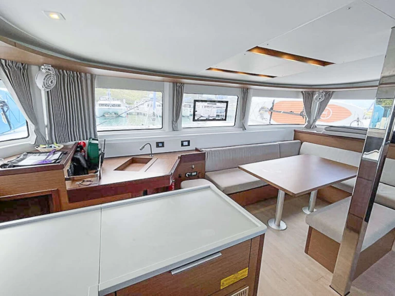 Wynajem Luksusowy jacht Lagoon z patentem 