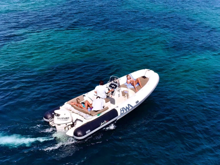 Wynajem Łódż półsztywna w Porto Rotondo - Bwa Sport 22