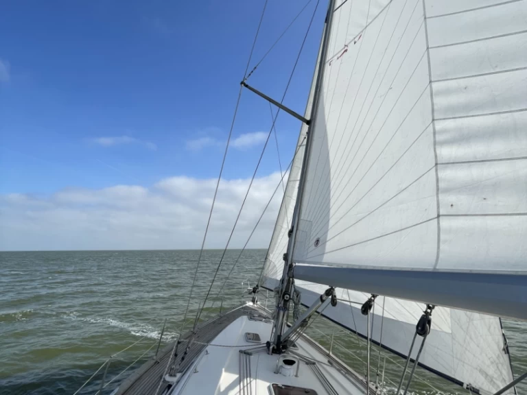 Wynajmij Bavaria Bavaria 44 w Almere Poort